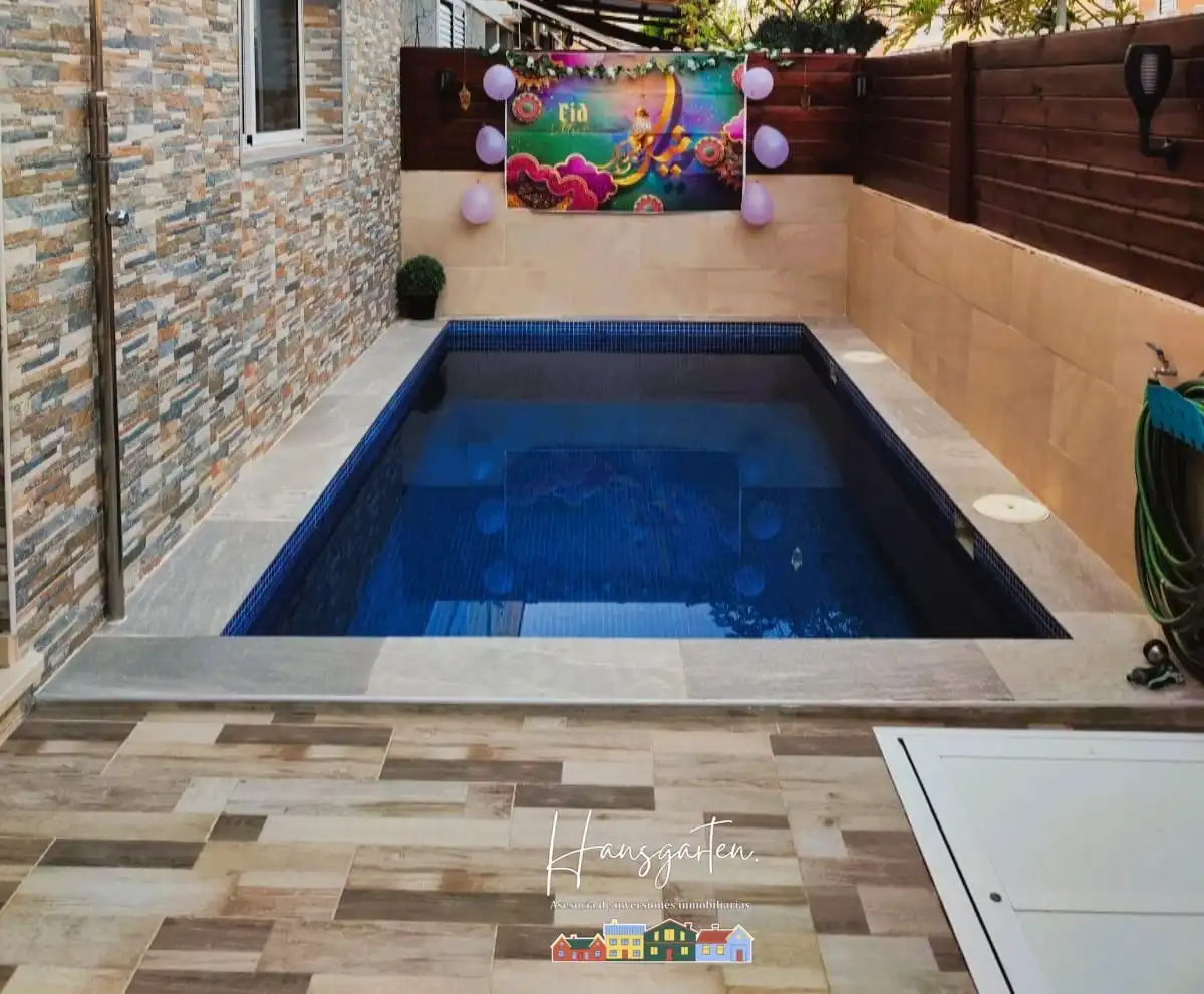 Piscina de Dúplex en venda en San Bartolomé de Tirajana amb Aire condicionat, Terrassa i Traster