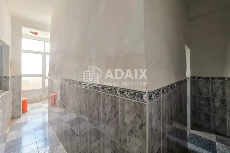 Bathroom of Houses for sale in Úbeda