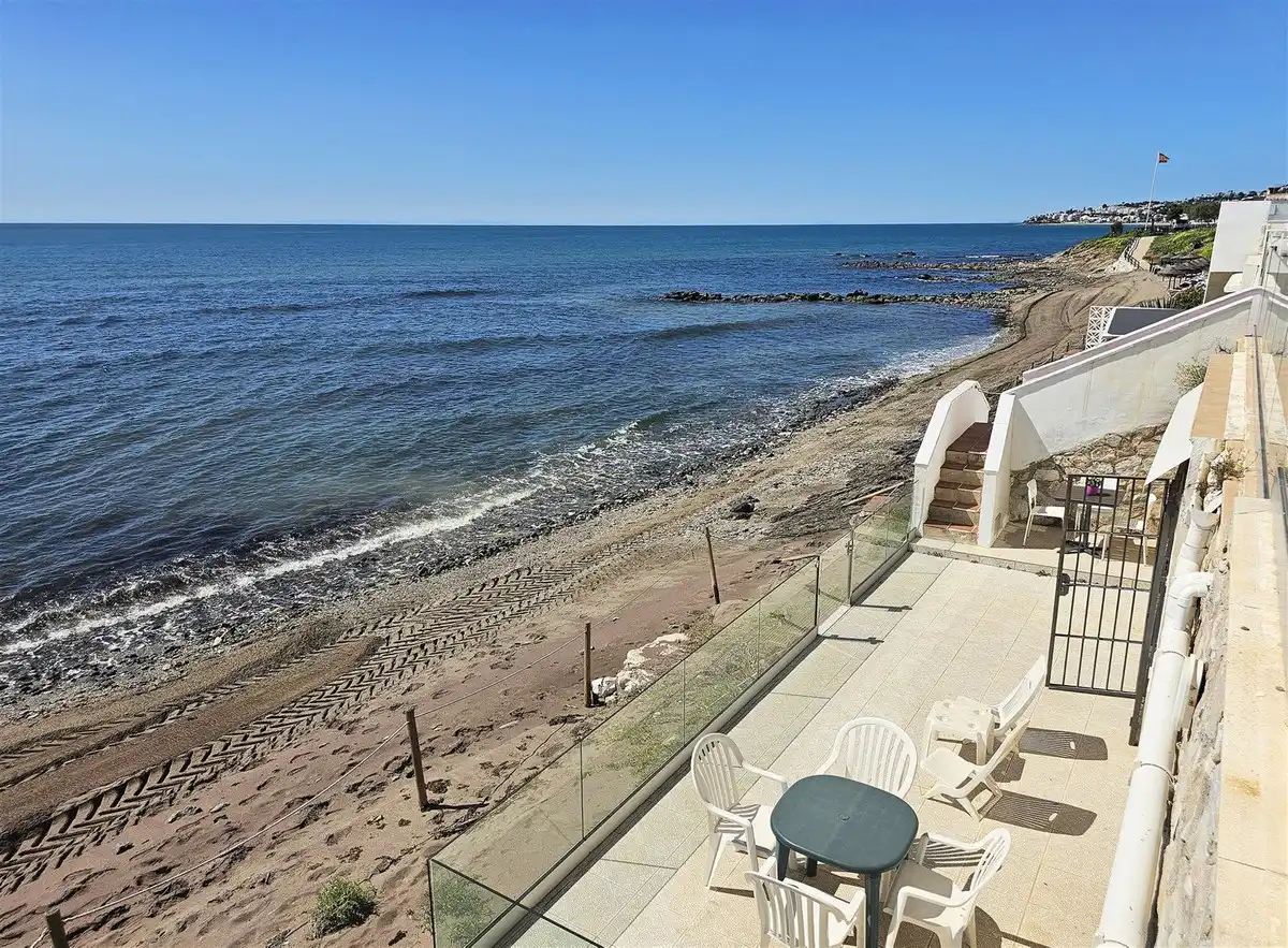 Casa o xalet en venda a Calle Playa del Chaparral, 19, El Faro de Calaburra - Chaparral