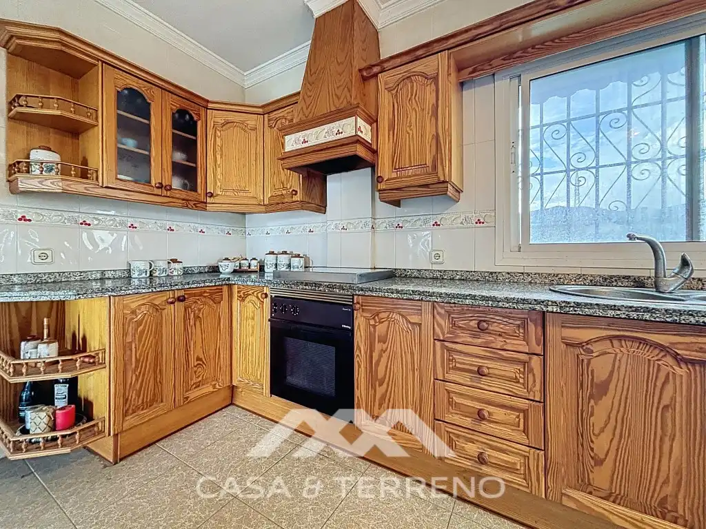 Cocina de Casa o chalet en venta en Vélez-Málaga con Aire acondicionado, Jardín privado y Terraza