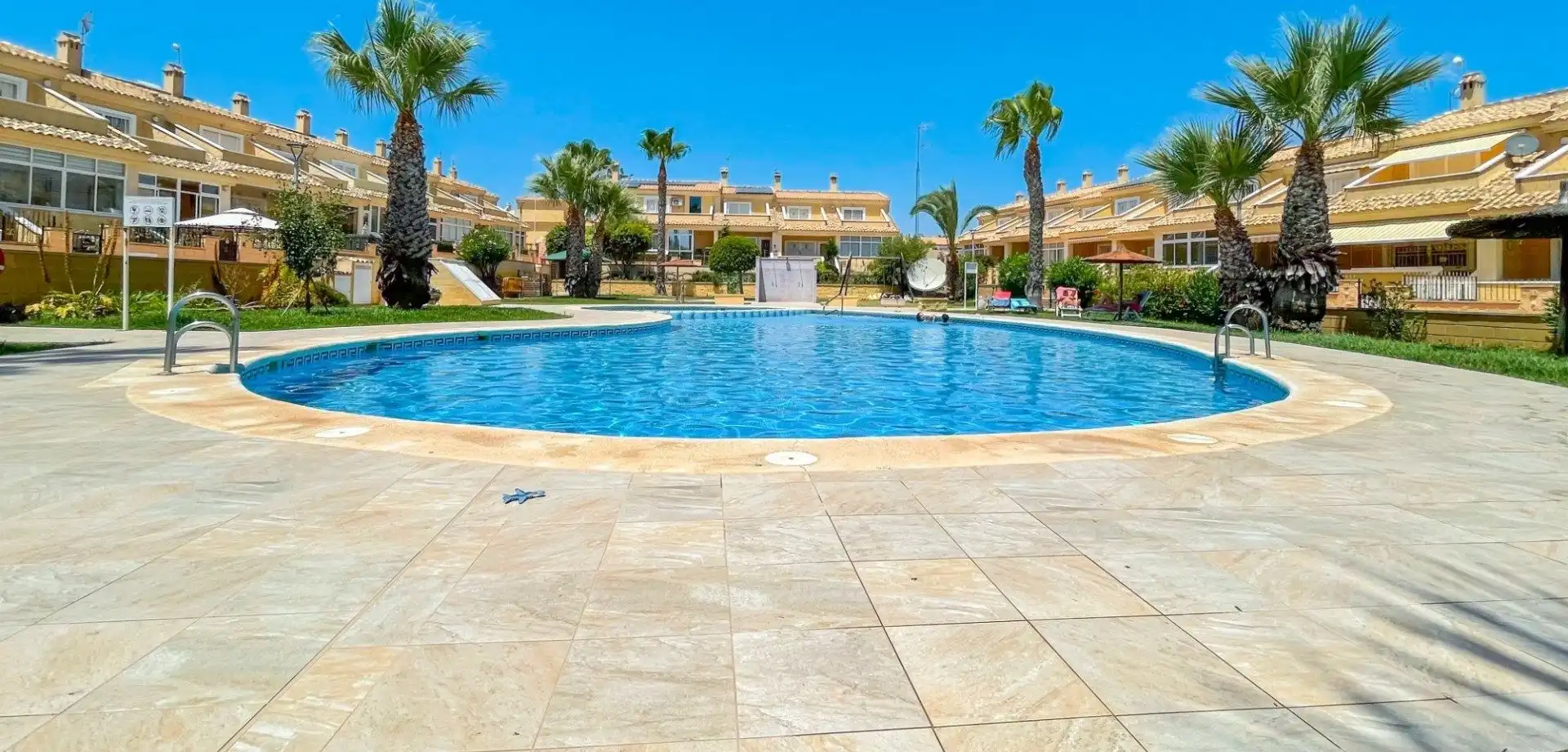 Adosado con piscina en venta en Los Balcones - Los Altos, imagen 37