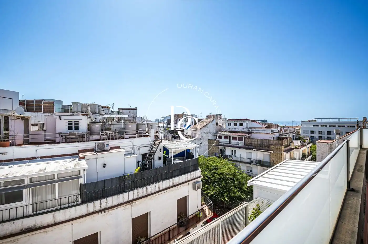 Vista exterior de Àtic en venda en Sitges amb Aire condicionat, Calefacció i Terrassa