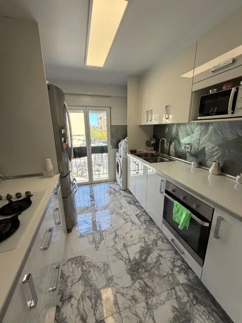 Piso en venta en Carrer Victoria Kent, imagen 2