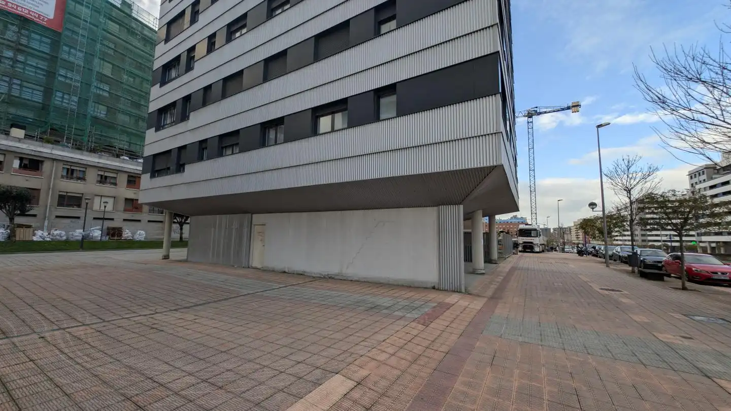 Planta baixa en venda a Altos Hornos de Vizcaya Hiribidea, Lasesarre