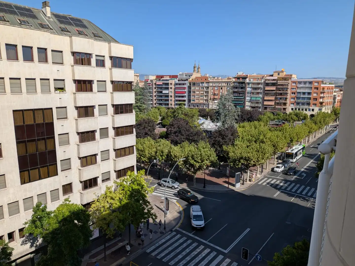 Exterior view of Office for rent in  Logroño  with Air Conditioner, Heating and Storage room