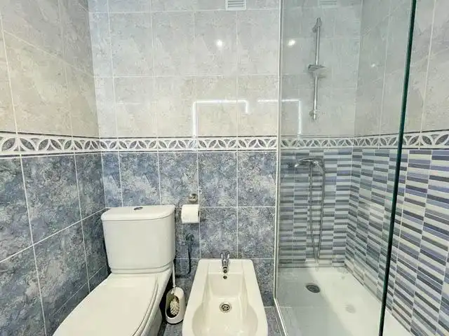 Baño de Piso en venta en Salou con Aire acondicionado, Jardín privado y Terraza
