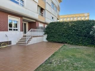 Vista exterior de Planta baja de alquiler en Burgos Capital con Terraza
