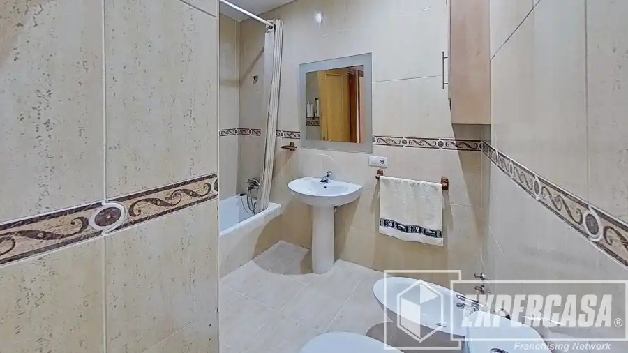 Baño de Ático en venta en Beniparrell con Aire acondicionado, Parquet y Terraza
