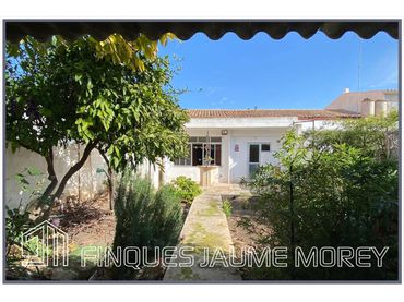 Casa con giardino in vendita a Calle Costa i Llobera 1