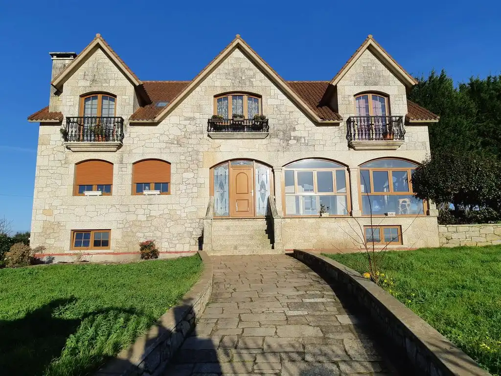 Exterior view of Houses for sale in Ribeira  with Heating, Private garden and Storage room