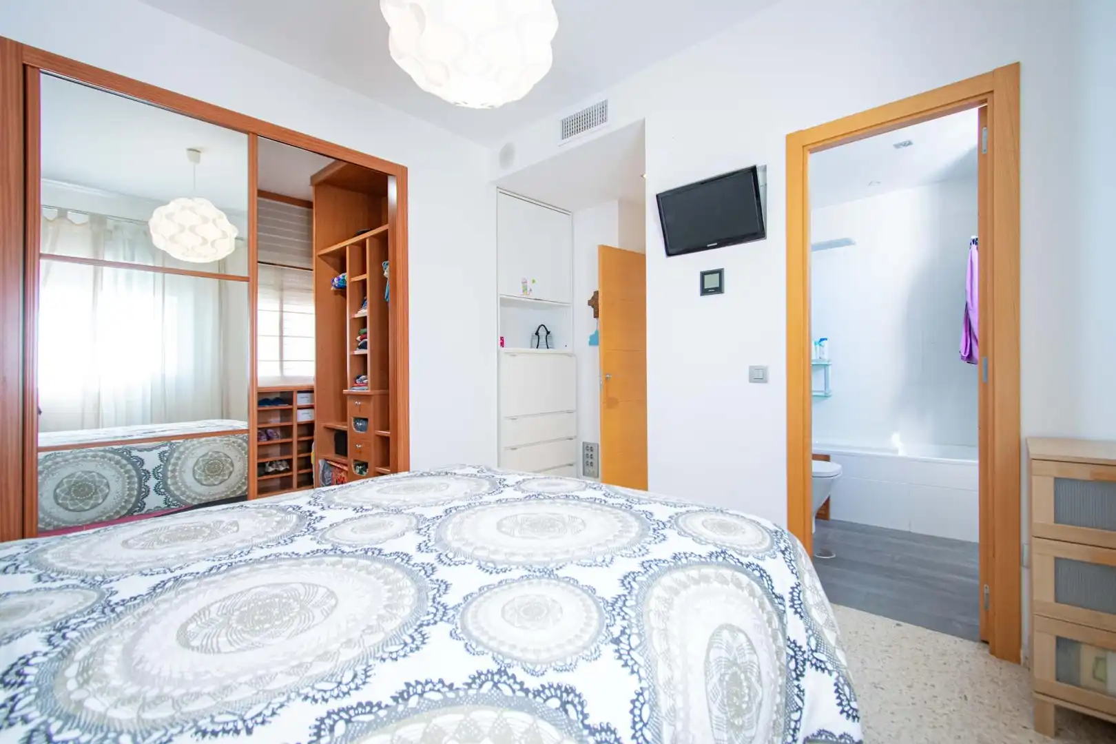 Bedroom of Flat for sale in Sevilla  with Air Conditioner, Heating and Community pool