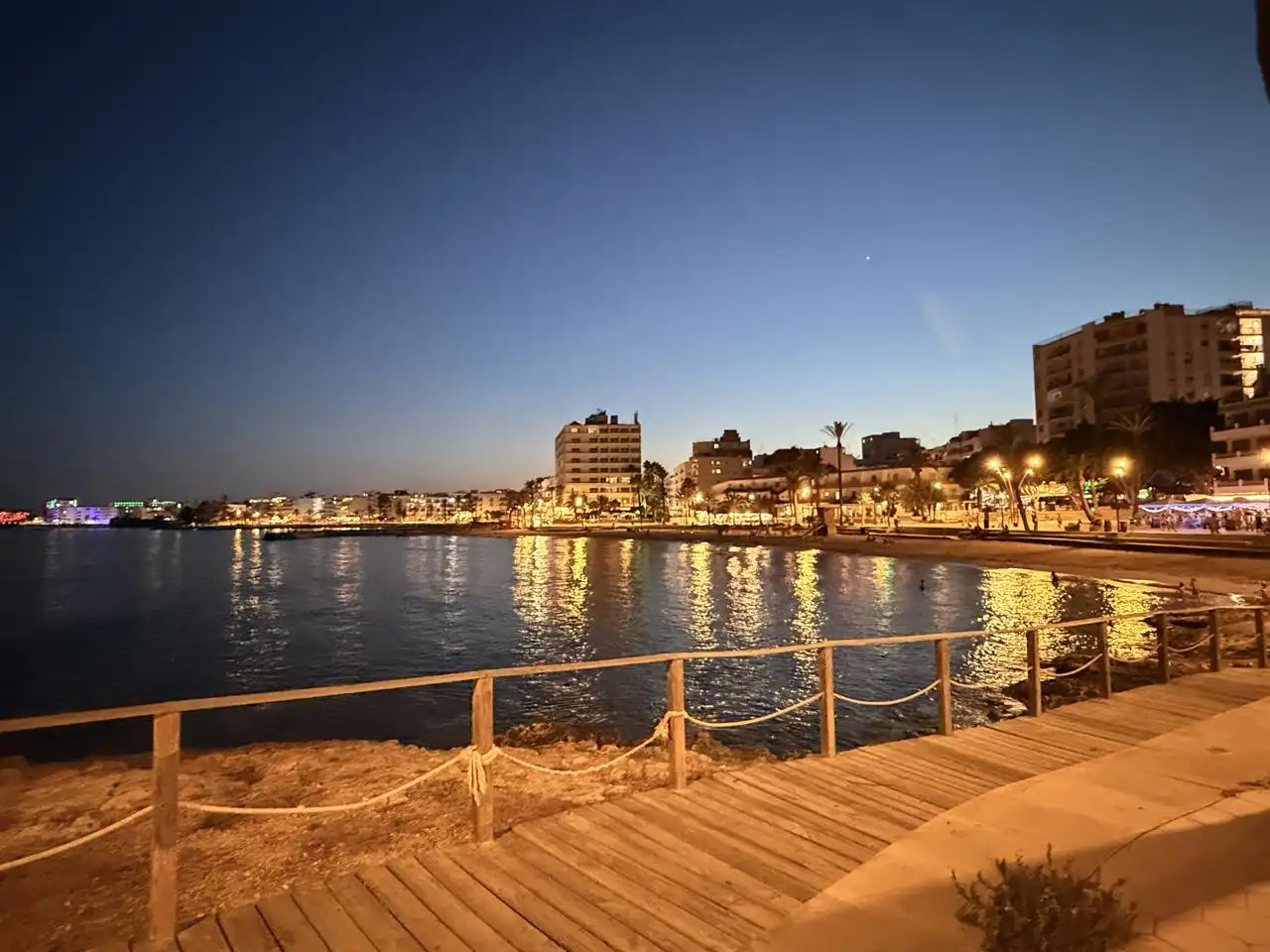 Vista exterior de Pis de lloguer en Eivissa amb Aire condicionat, Terrassa i Moblat