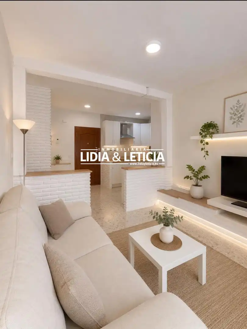 Sala d'estar de Pis en venda en Alcalá de Guadaira