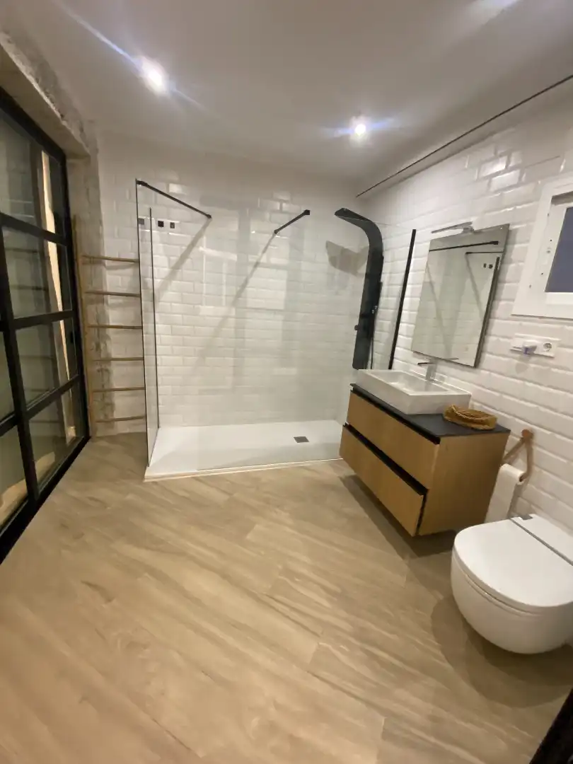 Bathroom of Apartments for rent in Málaga  with Air Conditioner, Furnished and Oven