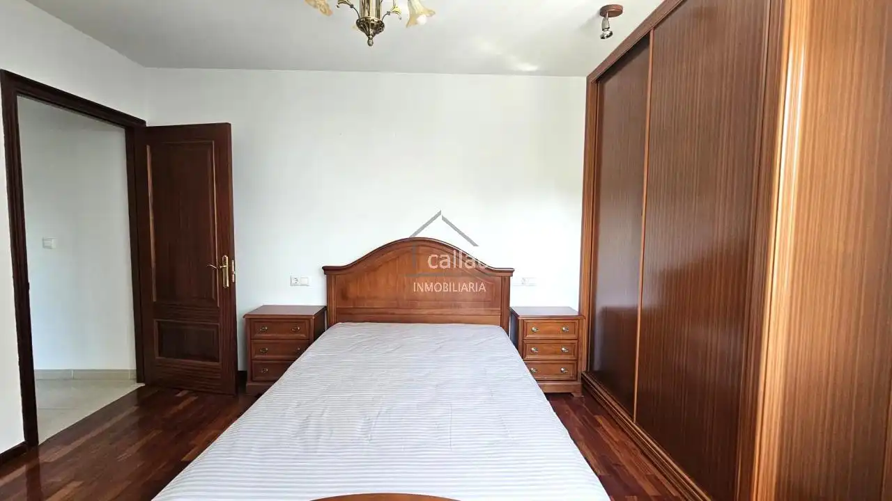Schlafzimmer von Wohnung zum Verkauf in Narón mit Heizung, Abstellraum und Möbliert