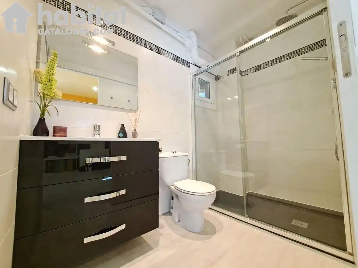 Baño de Casa o chalet en venta en Sant Esteve Sesrovires con Aire acondicionado, Calefacción y Jardín privado