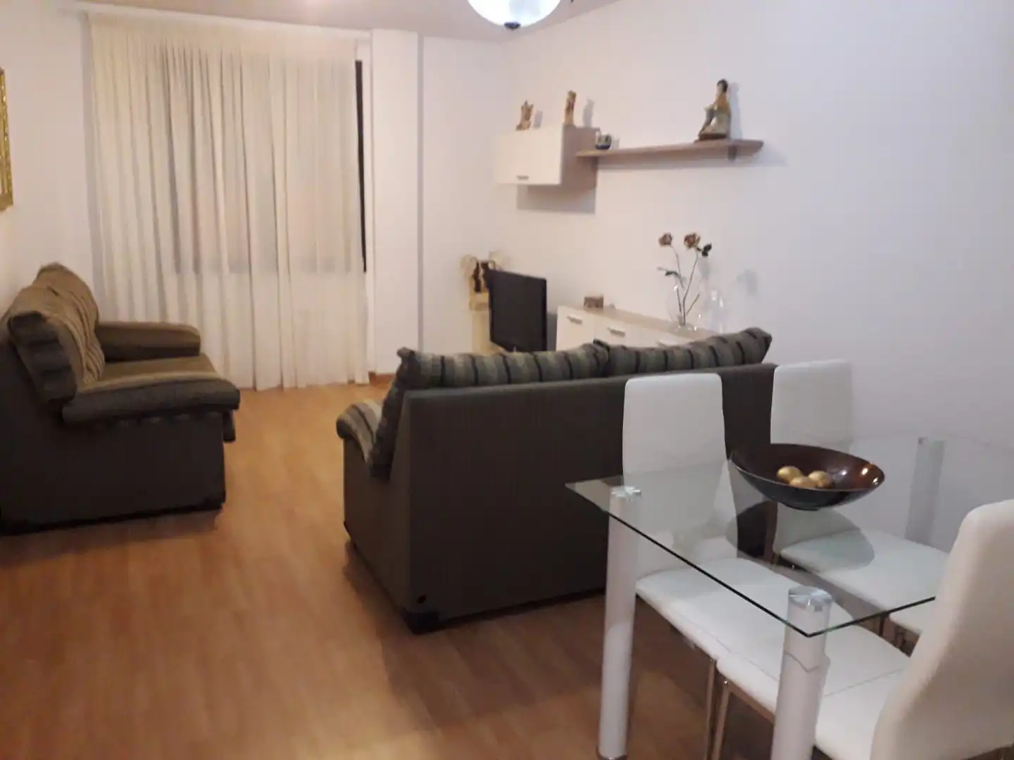 Wohnzimmer von Erdgeschoss zur Miete in Villarrobledo mit Heizung, Parkett und Abstellraum