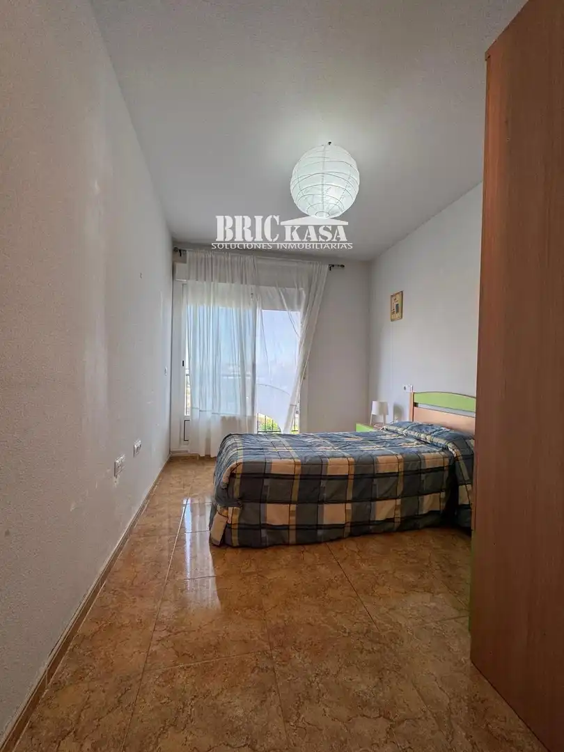 Habitación de Piso de alquiler en Cáceres con Calefacción, Terraza y Trastero