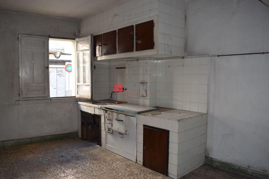 Cuina de Planta baixa en venda en Santiago de Compostela  amb Balcó