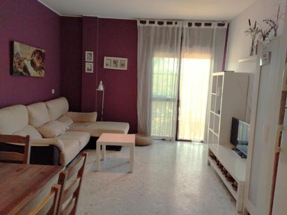 Sala d'estar de Apartament de lloguer en Chipiona amb Aire condicionat i Balcó