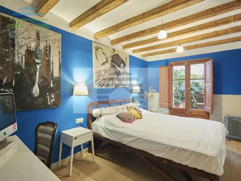 Bedroom of Flat for sale in Barcelona