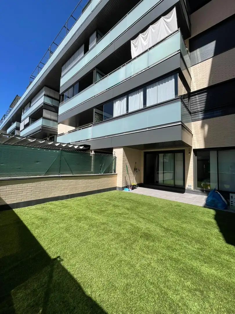 Planta baja de alquiler en Calle NARVAEZ, Hospital