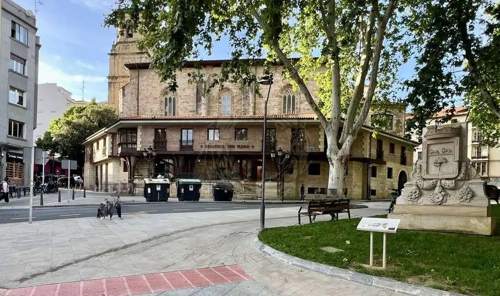 Vista exterior de Piso de alquiler en Bilbao  con Calefacción