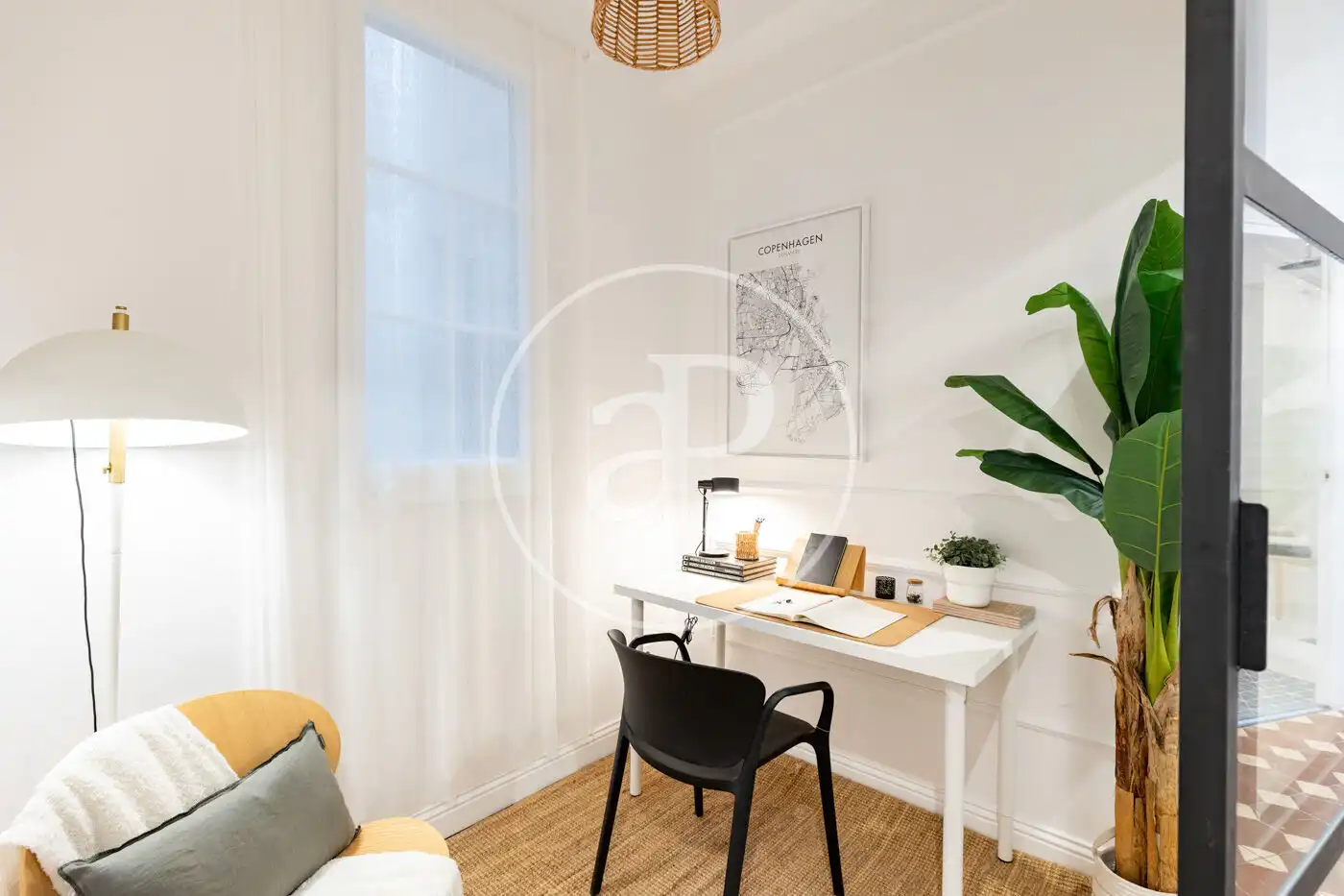 Wohnung zum Verkauf in Barcelona mit Klimaanlage, Heizung und Balkon