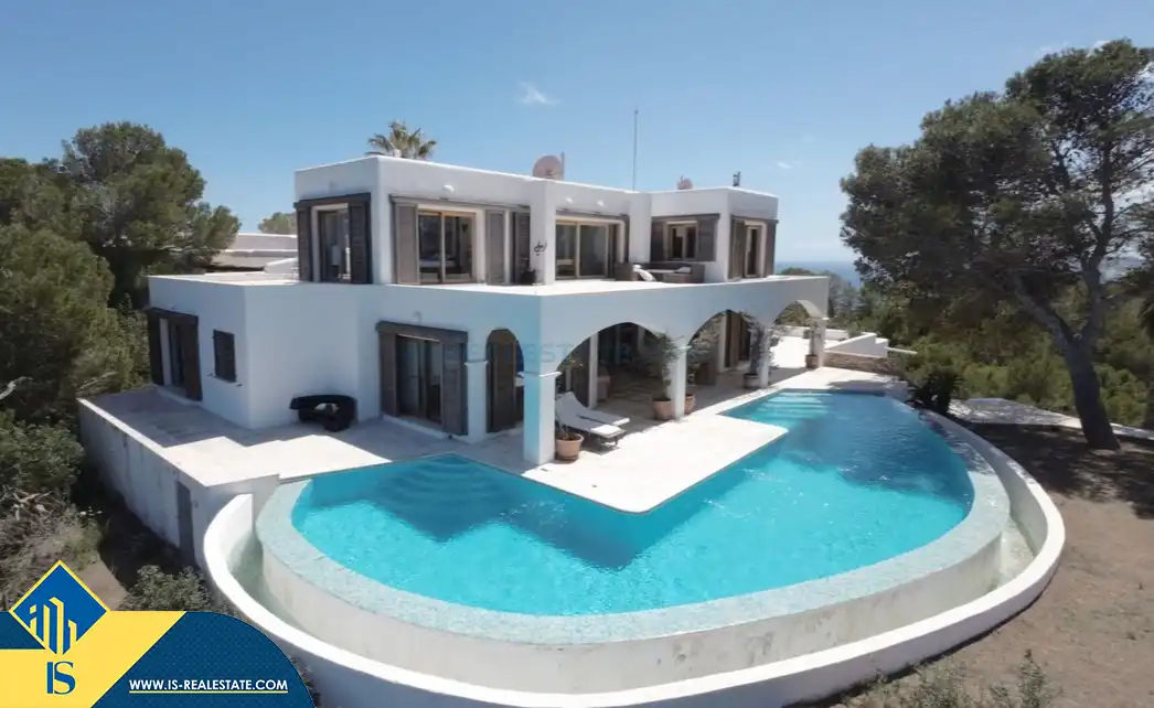 Villa mit Pool zum Verkauf in Sant Carles