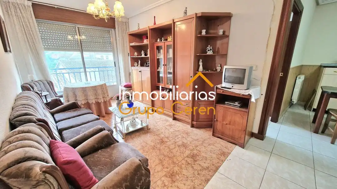 Außenansicht von Wohnung zum Verkauf in Castañares de Rioja mit Heizung, Terrasse und Abstellraum