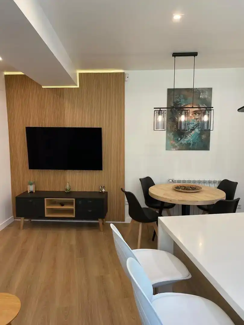 Wohnzimmer von Wohnung zur Miete in Mugardos mit Parkett, Abstellraum und Möbliert
