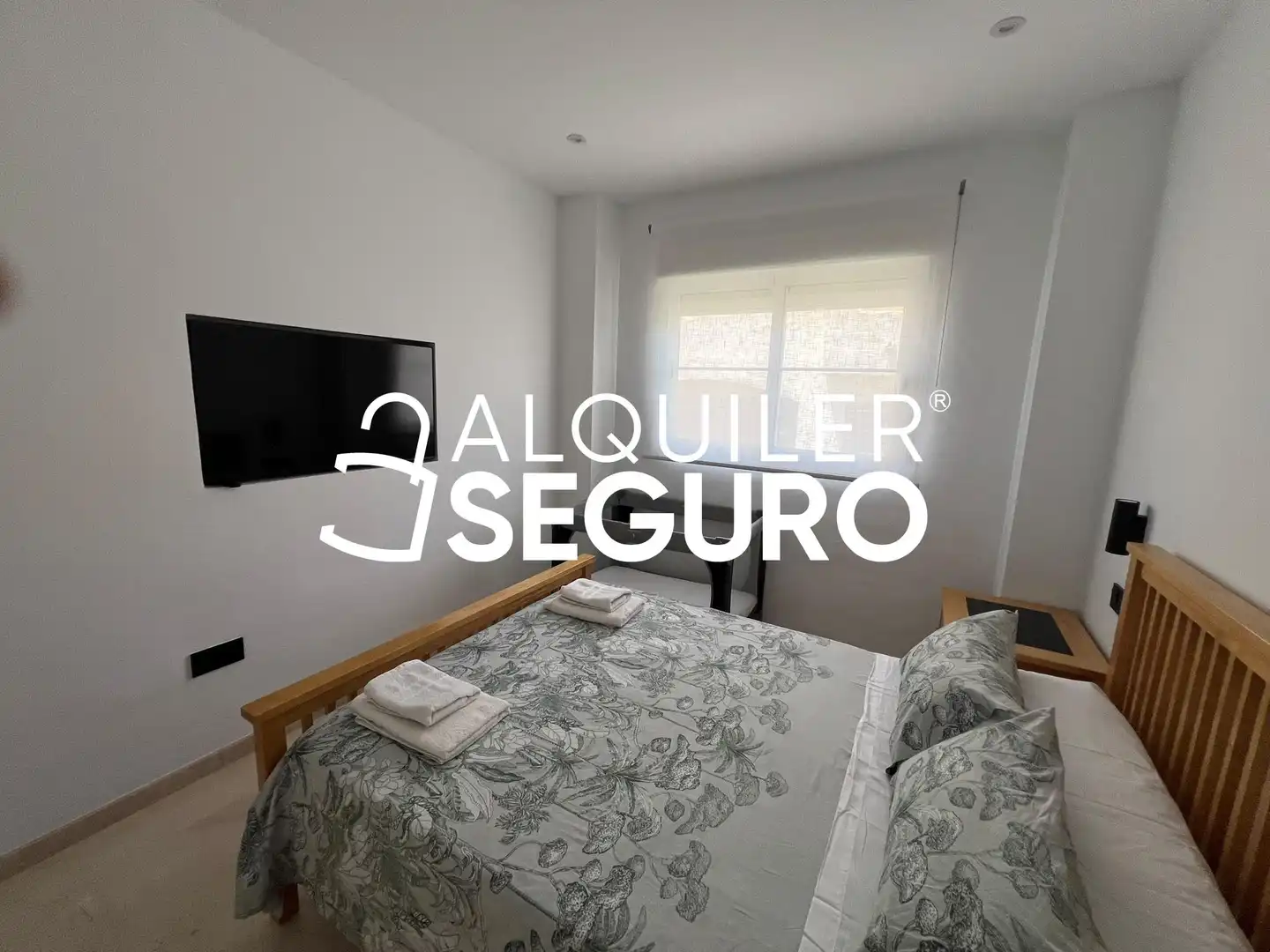 Schlafzimmer von Wohnung zur Miete in Benalmádena mit Klimaanlage, Terrasse und Schwimmbad