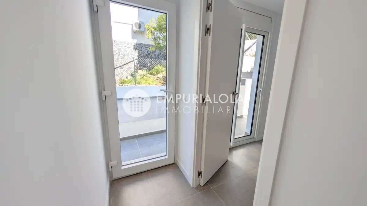 Balcony of Houses for sale in Roses  with Air Conditioner and Private garden