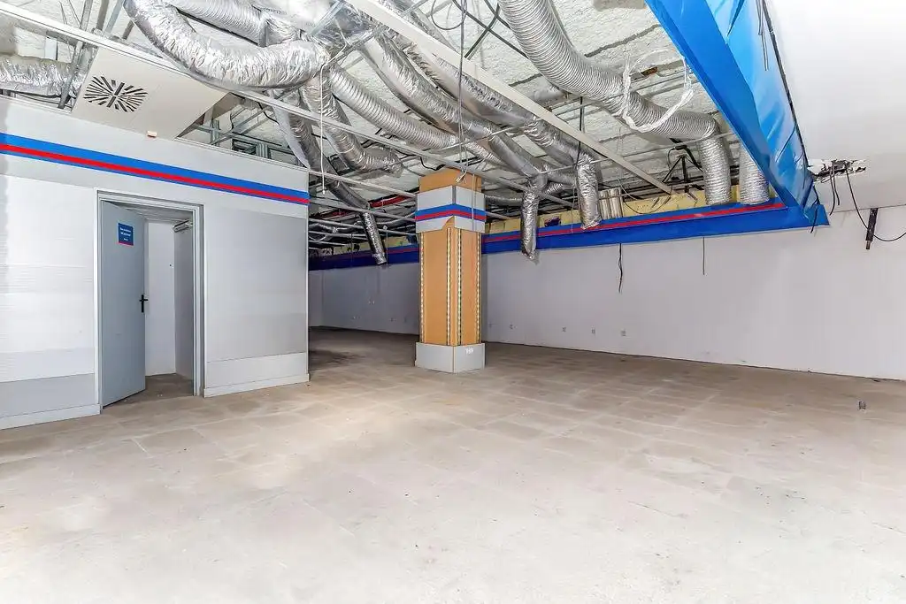 Local comercial en venda a Casc Urbà, imagen 17