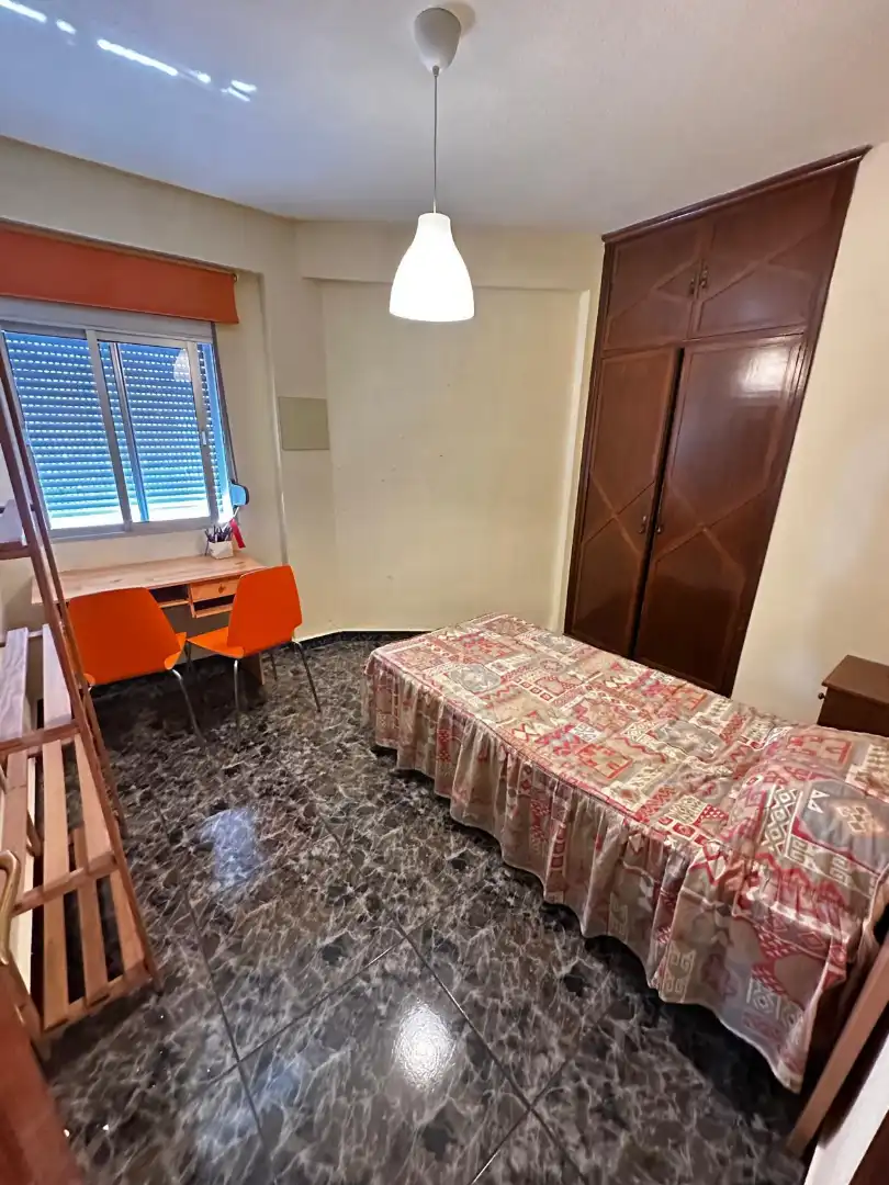 Flat for rent in Paseo de la Estación, Peñamefecit - Avda Barcelona