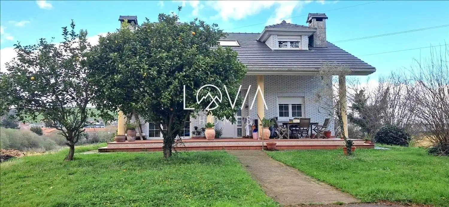 Chalet en venta en CALLE JUENGA