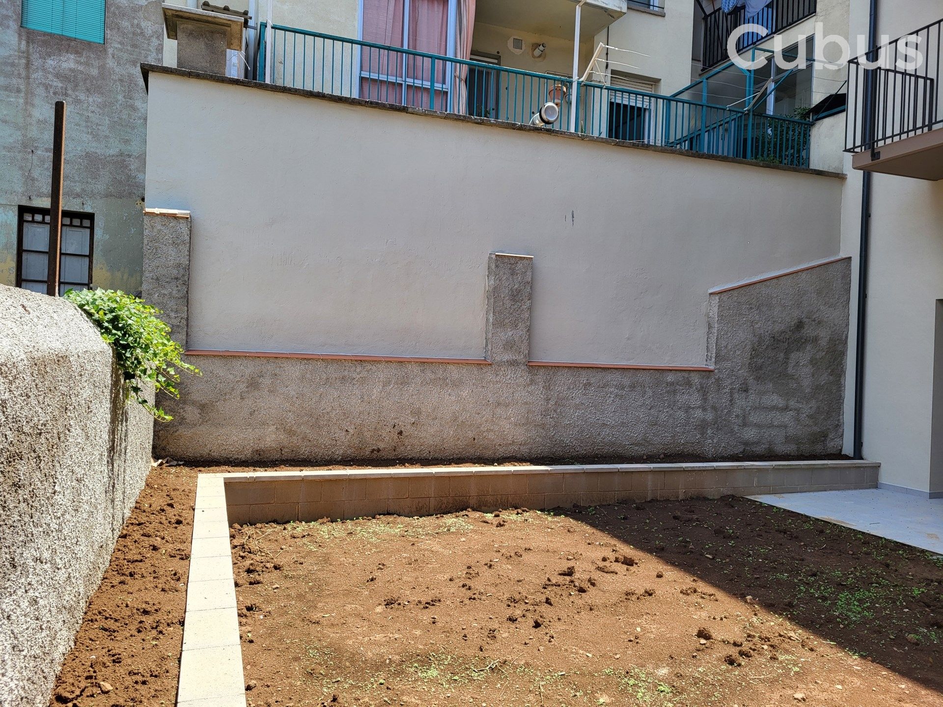 Garden of Planta baja for sale in Olot  with Air Conditioner, Heating and Balcony