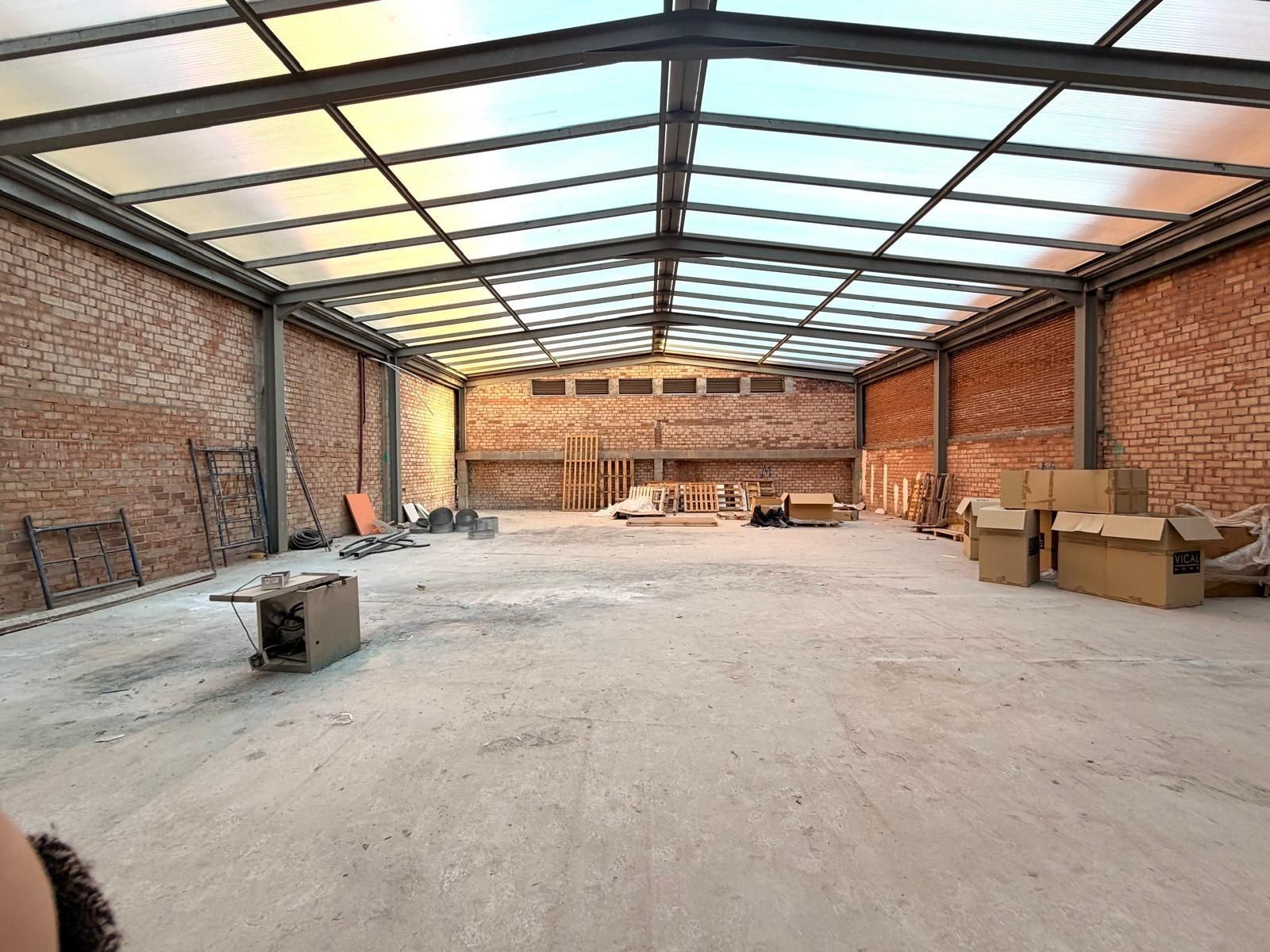 Premises to rent in  Granada Capital