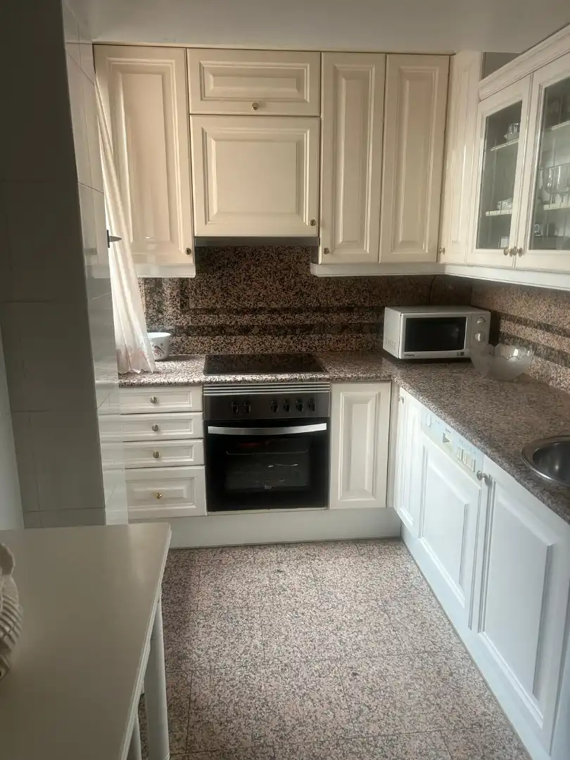 Cuina de Pis de lloguer en Zaragoza amb Calefacció, Parquet i Moblat