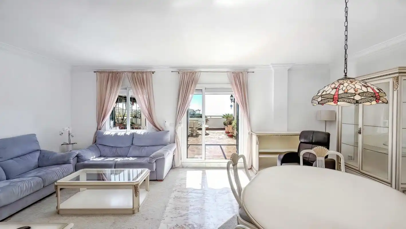 Sala d'estar de Àtic en venda en Benalmádena amb Aire condicionat, Calefacció i Jardí privat