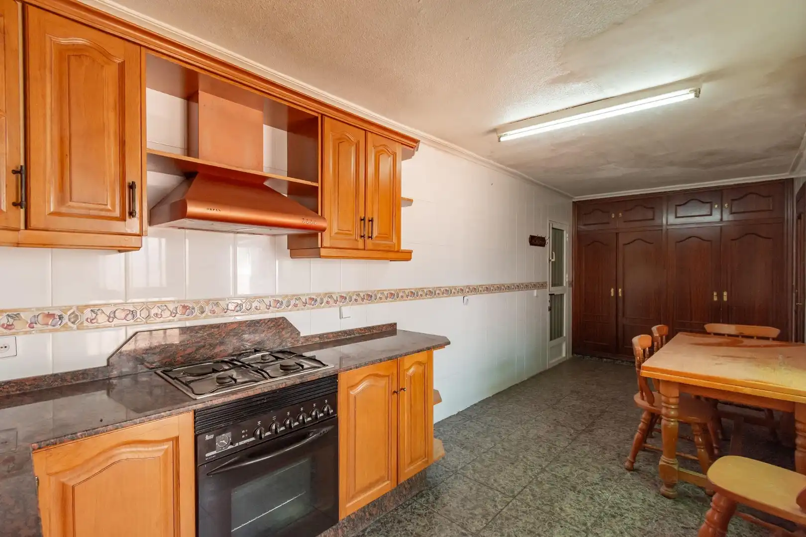 Cuina de Casa o xalet en venda en Cartagena amb Aire condicionat i Moblat