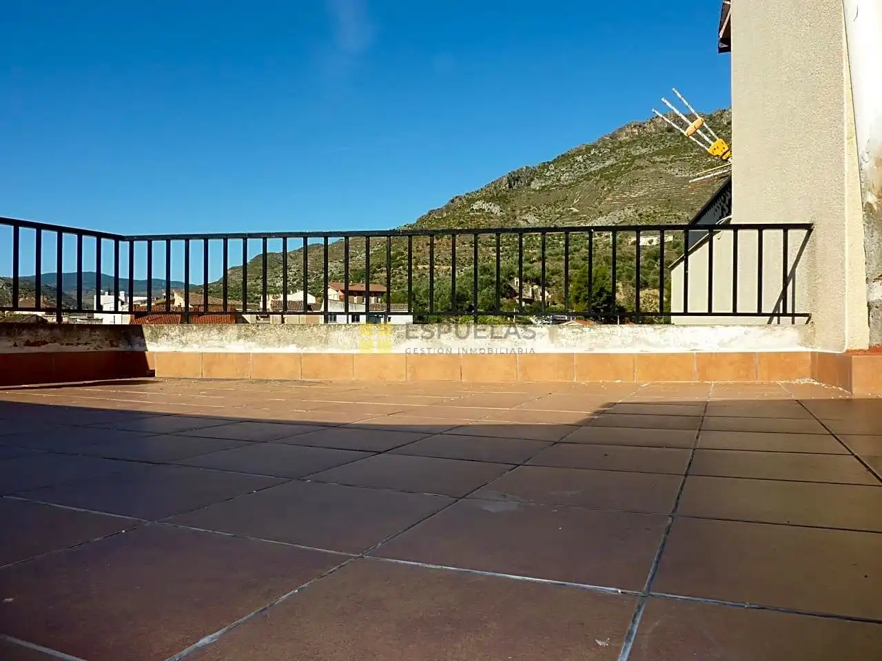 Vista exterior de Casa adosada en venda en Arnedillo amb Calefacció, Terrassa i Balcó