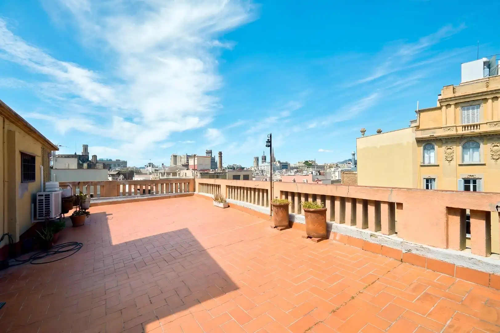 Ático con ascensor en venta en Ciutat Vella