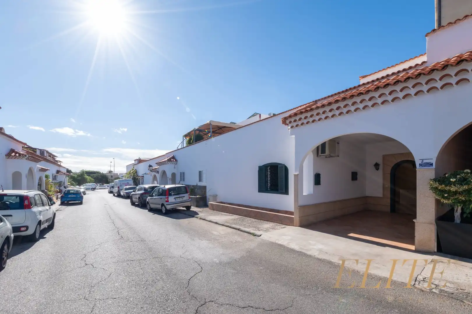 Vista exterior de Casa adosada en venda en San Bartolomé de Tirajana amb Aire condicionat, Calefacció i Jardí privat