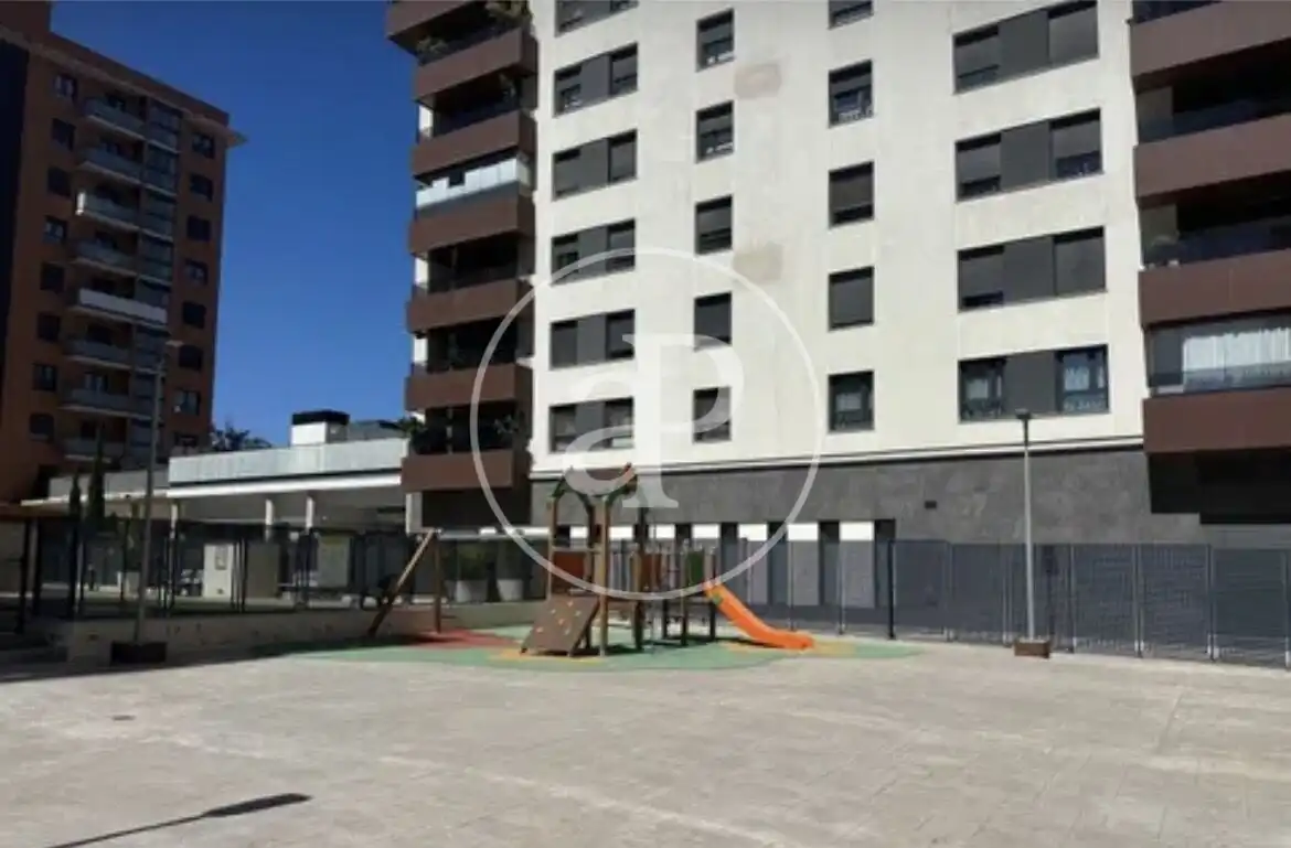 Aparcament de Pis de lloguer en Valencia amb Aire condicionat, Calefacció i Jardí privat