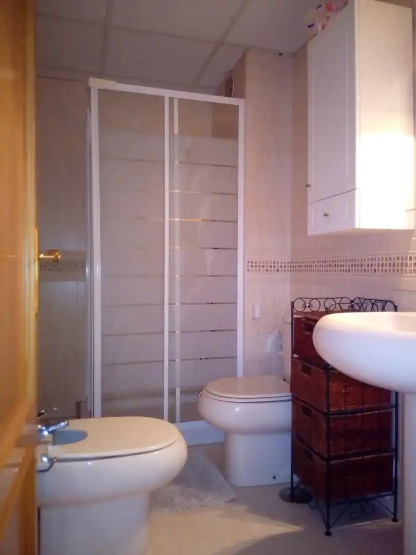 Baño de Apartamento en venta en Almería con Aire acondicionado
