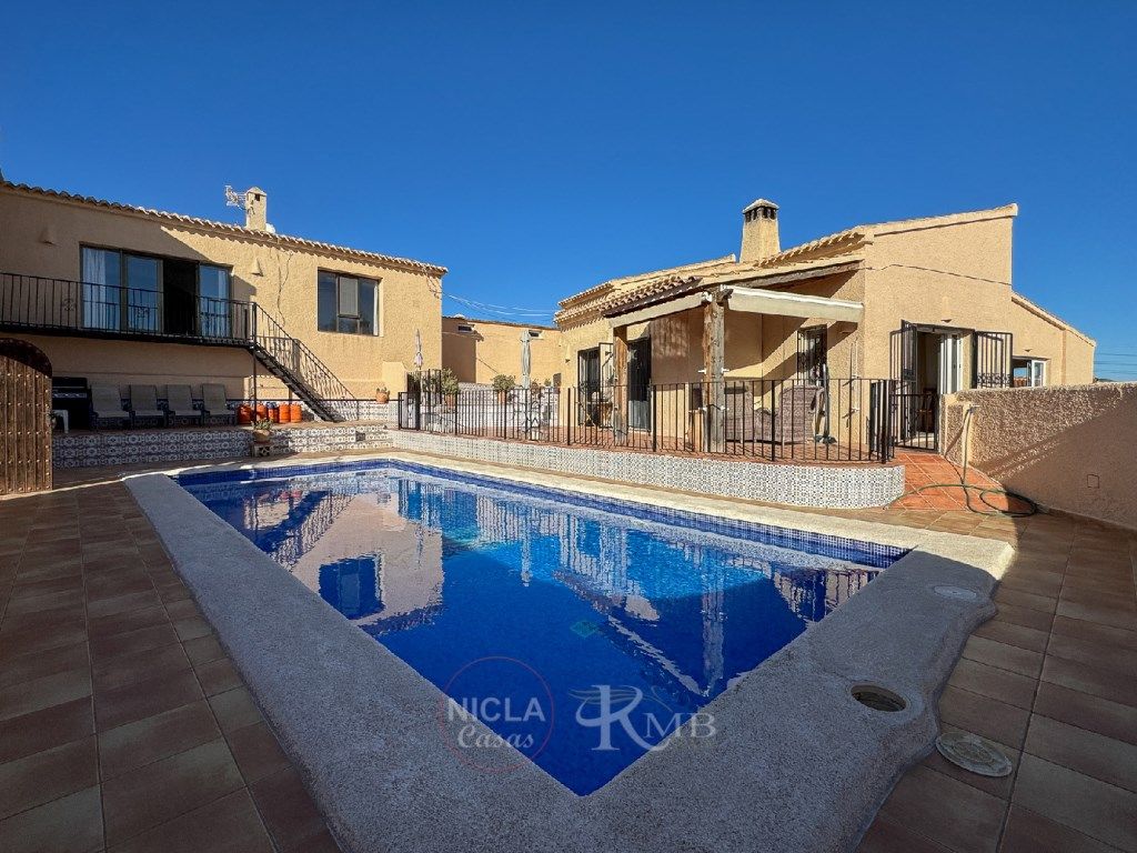 Vista exterior de Casa o xalet en venda en Bédar amb Aire condicionat, Calefacció i Jardí privat