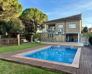 Swimming pool of House or chalet for sale in Riudellots de la Selva  with Air Conditioner, Heating and Private garden