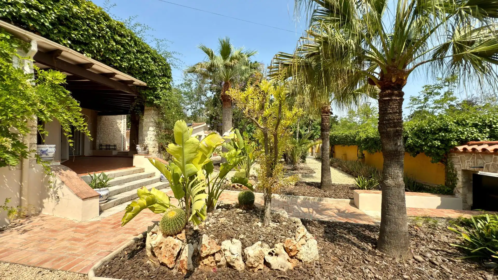 Jardí de Casa o xalet en venda en Alicante / Alacant amb Aire condicionat, Calefacció i Jardí privat