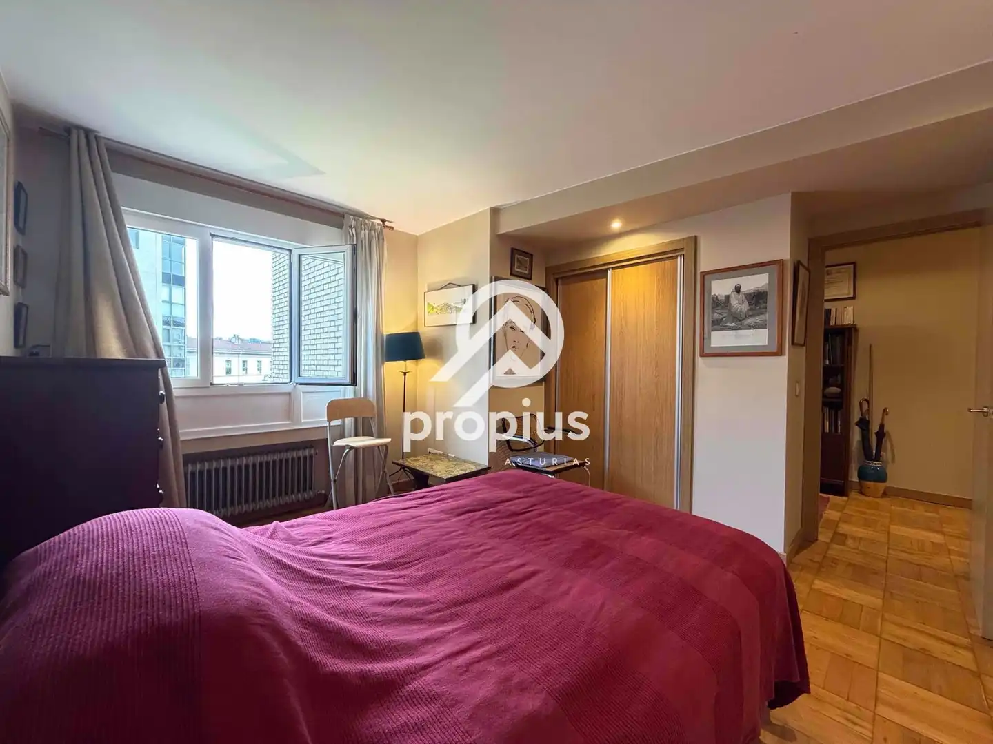 Bedroom of Flat for sale in Oviedo   with Heating, Parquet flooring and Oven